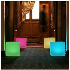 Cube LED de Mr.Go - Étanche, Rechargeable, Lumière Changeante de Couleur