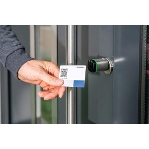 Dormakaba evolo Smart Starter Kit, the kit for a connected door