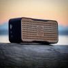 Haut-parleur solaire, haut-parleur portable sans fil Bluetooth en bambou et chargeur de téléphone par REVEAL - Conception en