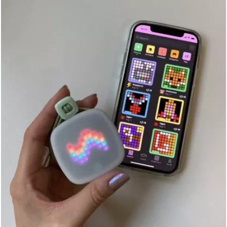 imagiCharm: LAccessoire de Codage Python Amusant pour Enfants - Crée Ton Art Pixel!