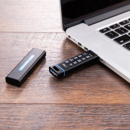 SecureData SecureUSB KP - Clé USB de Sécurité des Données Ultime