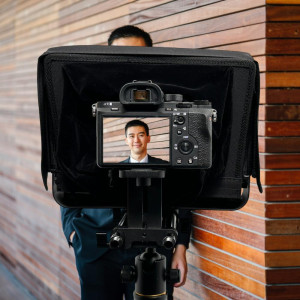 Glide Gear TMP 500 Teleprompter: Portable, Tablet & Camera Compatible for Pro Video