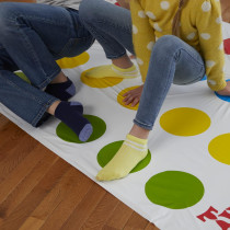 Hasbro Twister Party Classic Board Game for Kids 6+, Indoor & Outdoor