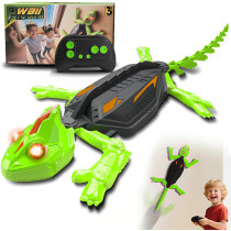 Wall Climbing RC Chameleon Toy with LED Eyes – Rechargeable & Dual Mode