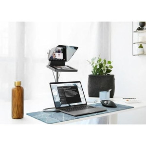 Elgato Prompter: Built-In Screen Teleprompter for YouTube, Zoom & More