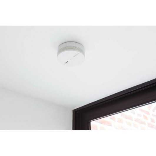 Nenatmo smart smoke detector, protects your home night and day