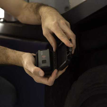 Spytec GL300, a mini hidden GPS tracker